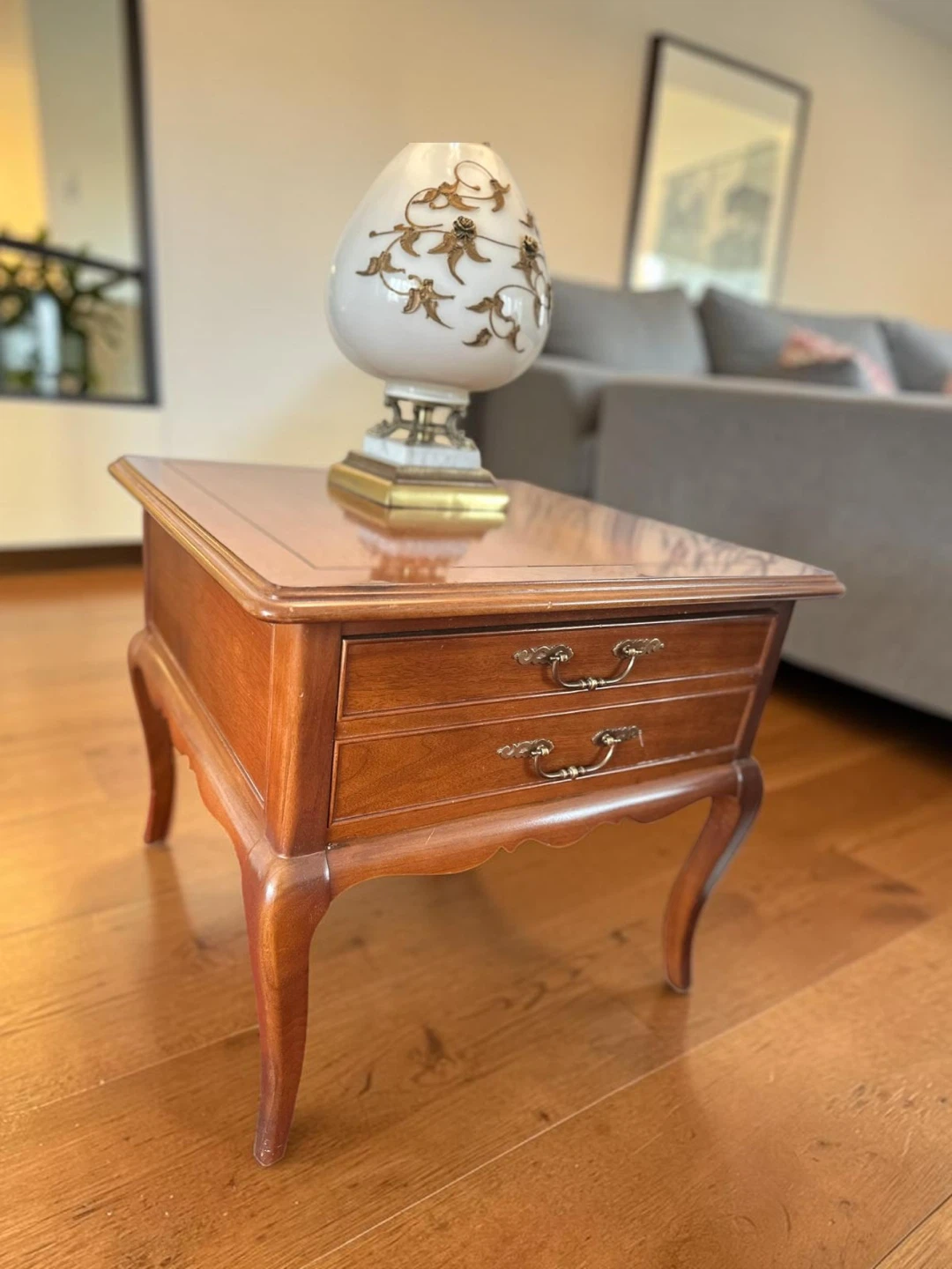 Two matching end tables - VINTAGE