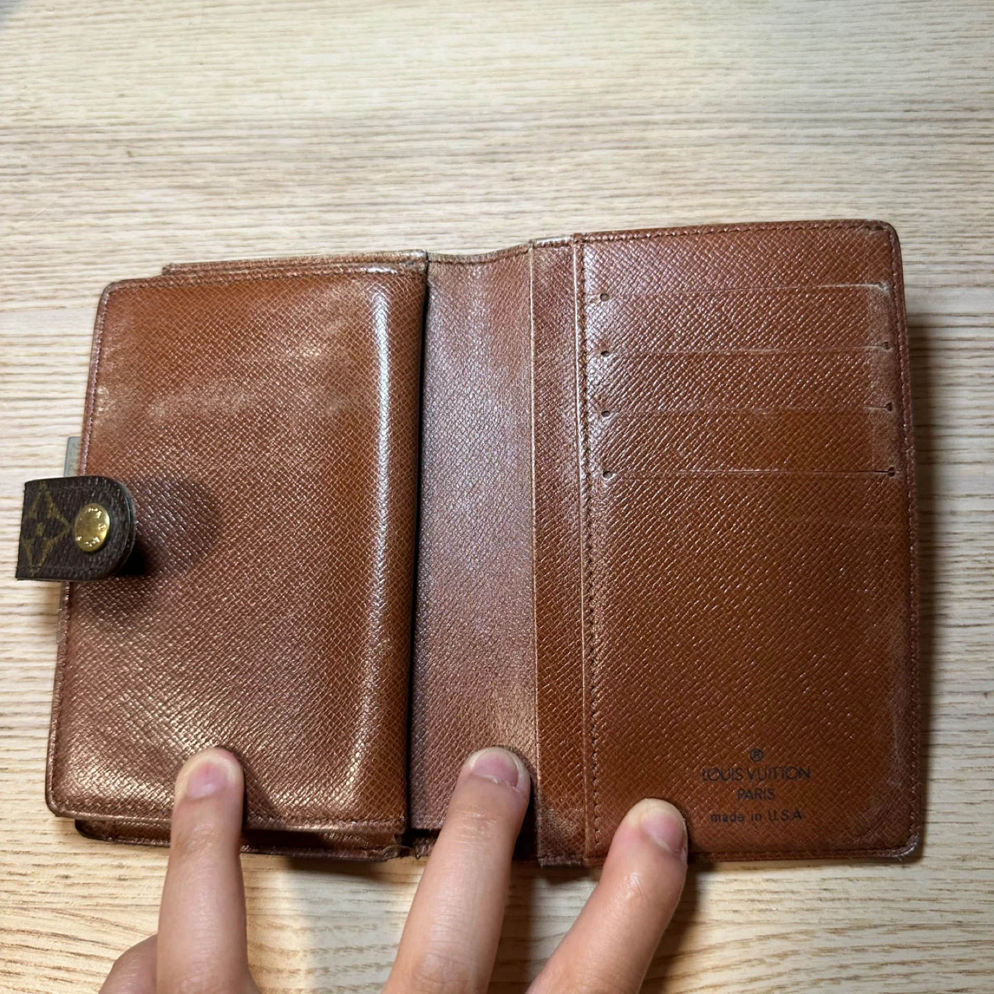 LOUIS VUITTON Kisslock Monogram Bifold Wallet - photo 5