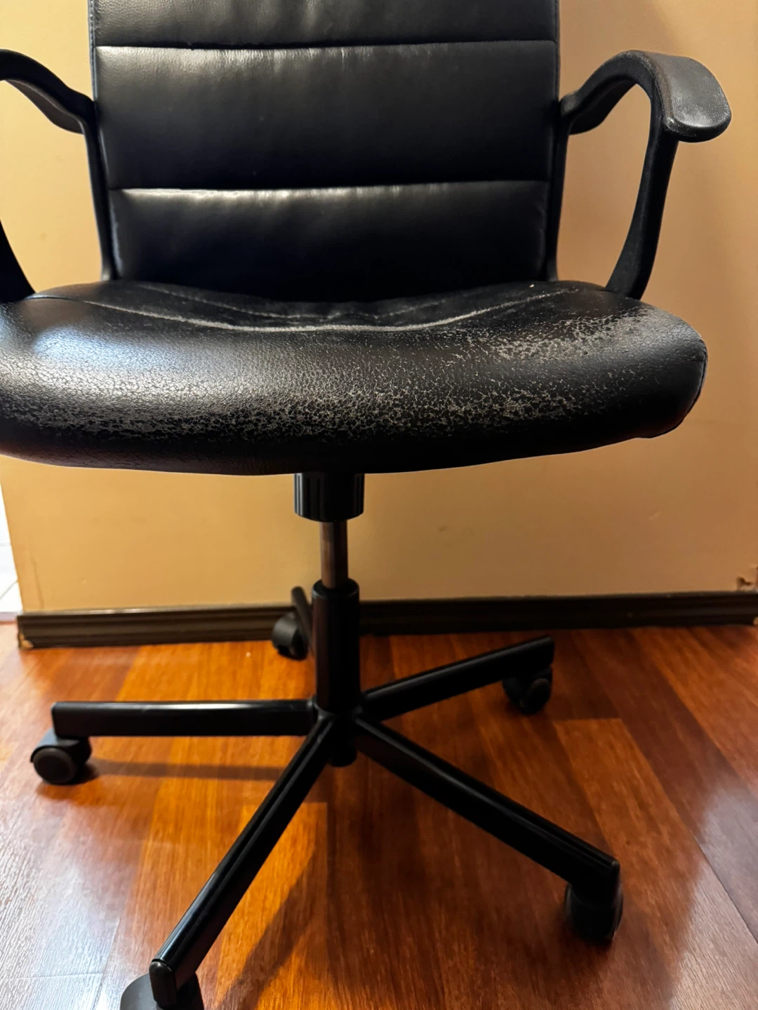 Black Office Chair with Wheels - photo 2