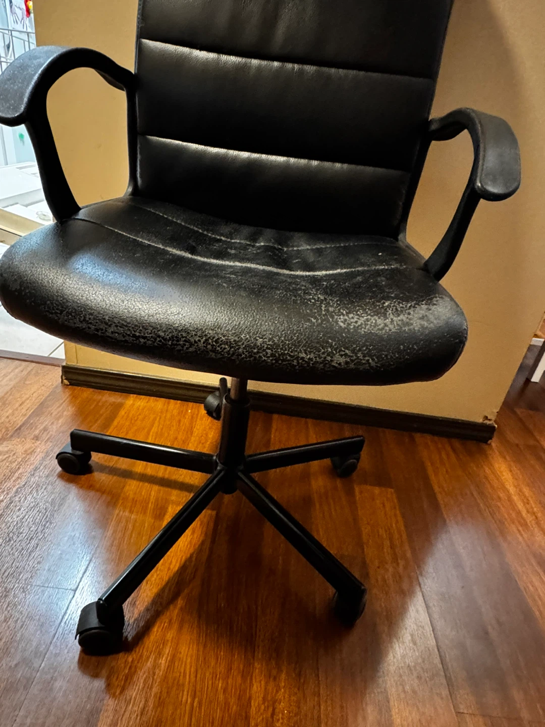 Black Office Chair with Wheels - photo 3