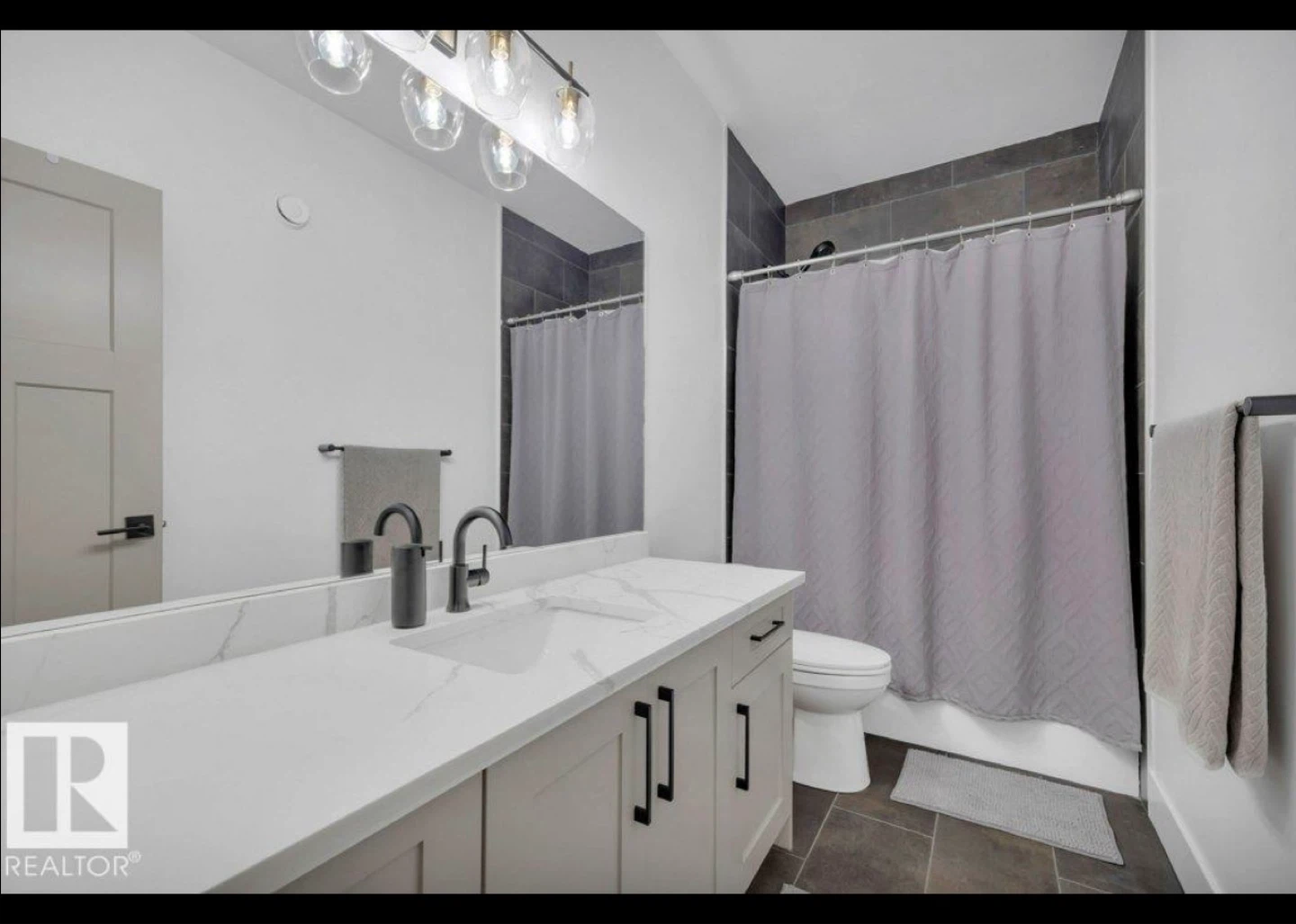 2 bed 1 bath Legal Basement Suite - photo 3