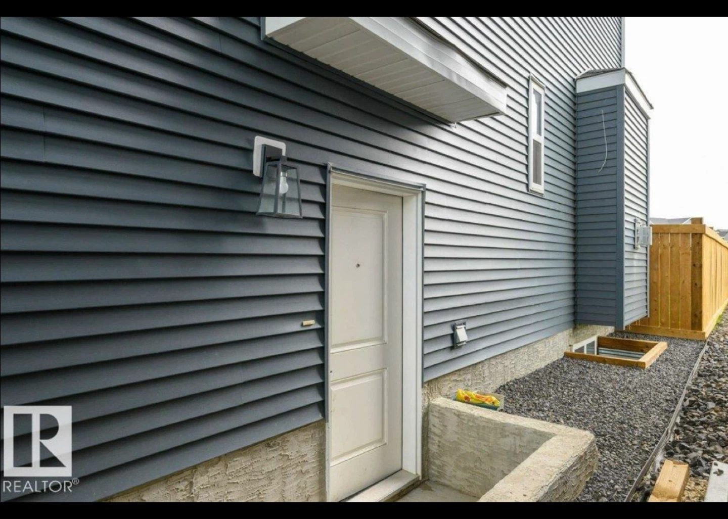 2 bed 1 bath Legal Basement Suite - photo 2