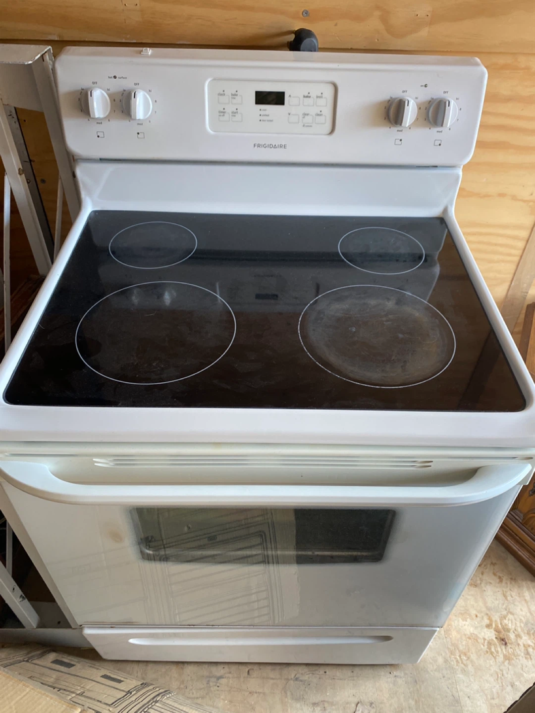 Frigidaire Smoothtop Range