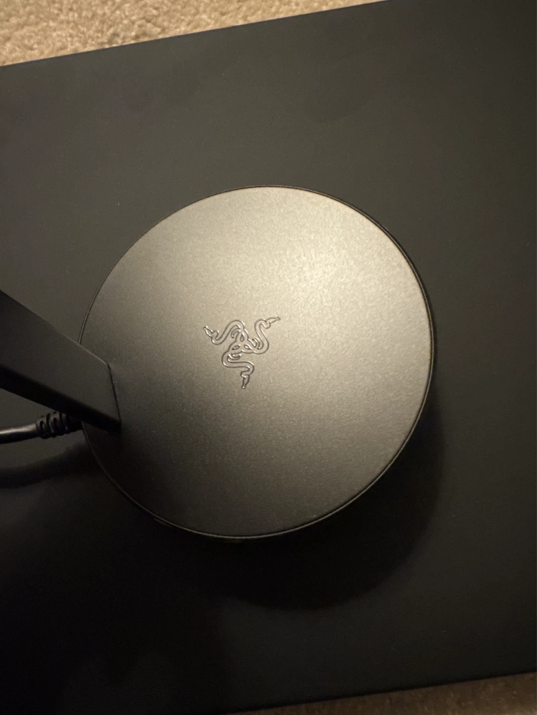 Razer Base Station V2 Chroma - photo 2
