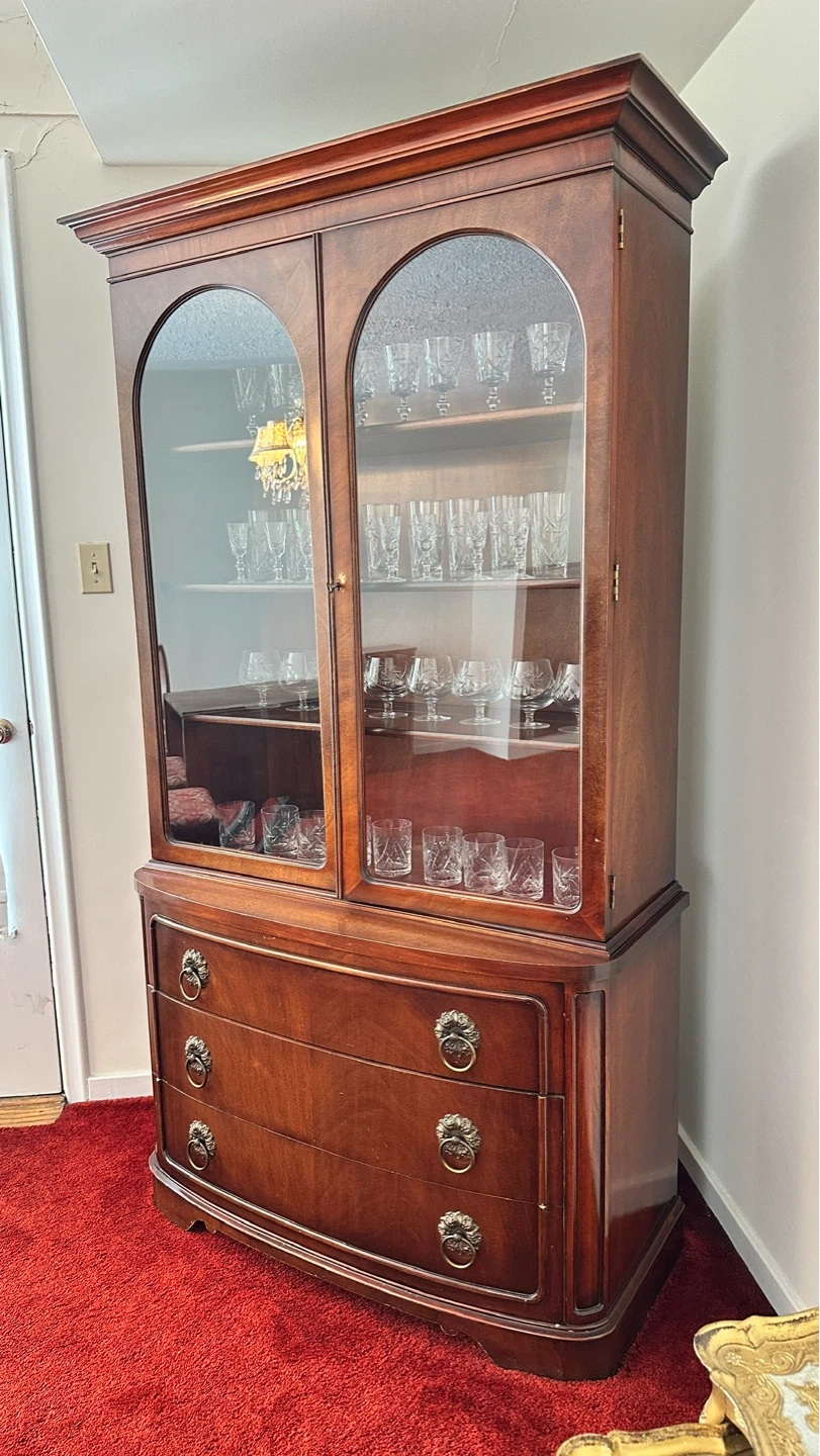 DREXEL Vintage Glassware China Cabinet with Drawers - photo 2