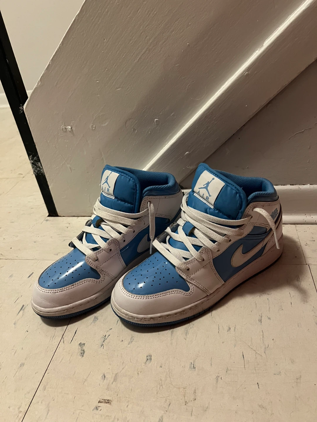 Air Jordan 1 Mid SE 'University Blue'