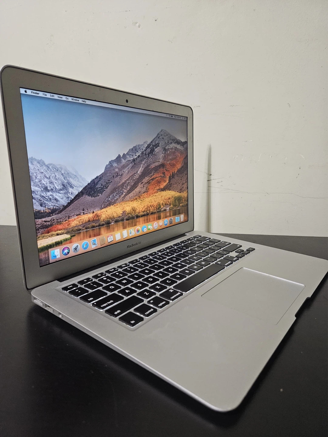 🔥 13” MacBook Air - New Battery | 8GB RAM | 128GB SSD - photo 2
