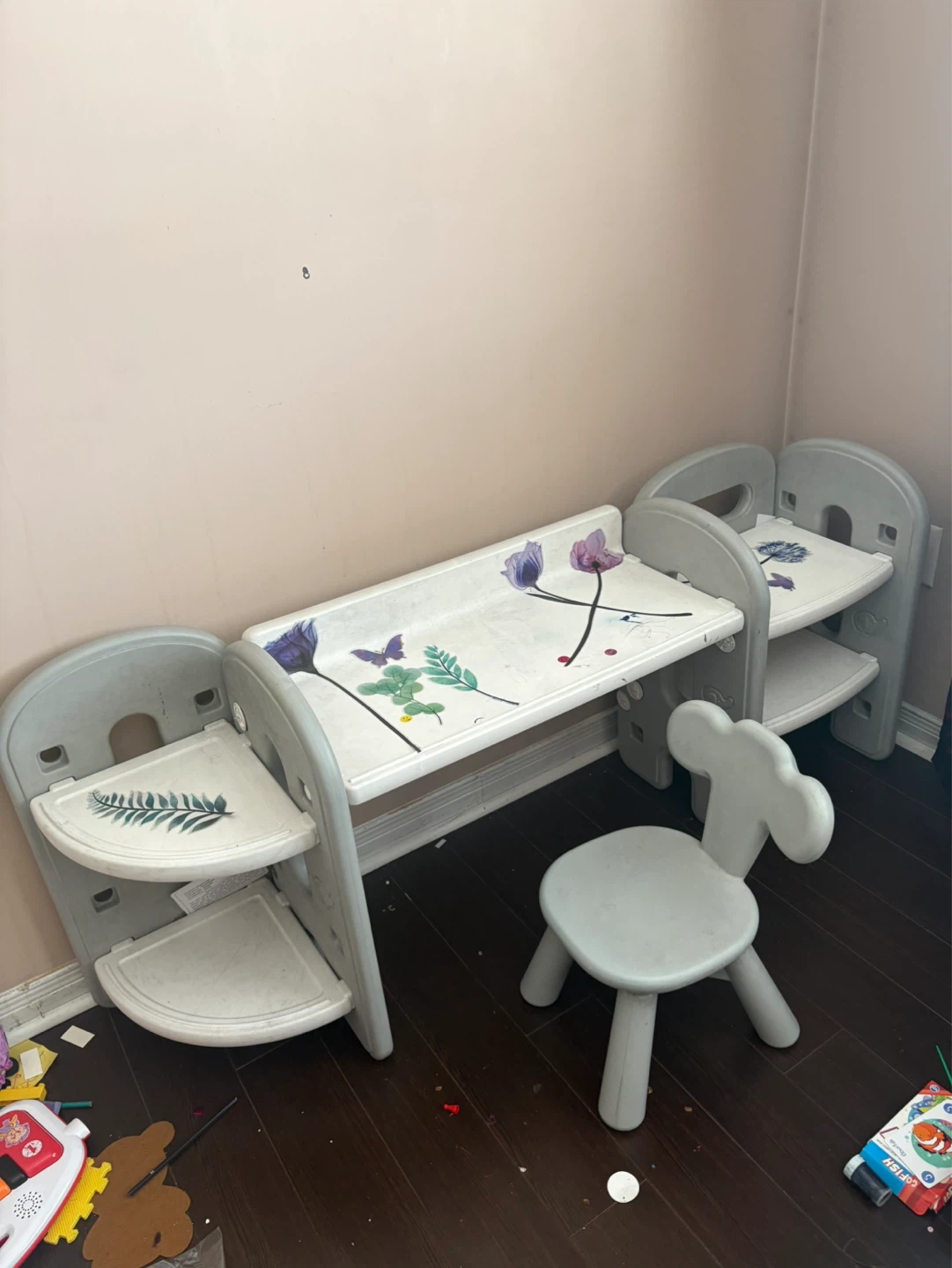 Kids Desk and Chair Set - photo 2