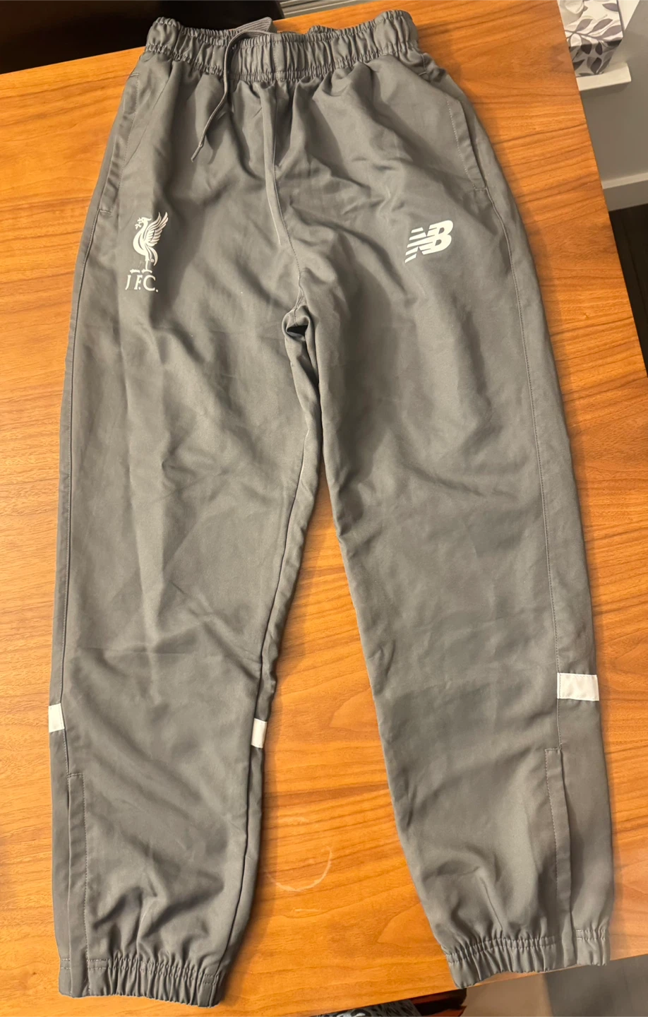 New Balance Liverpool FC Tracksuit Youth Size 146 - photo 4