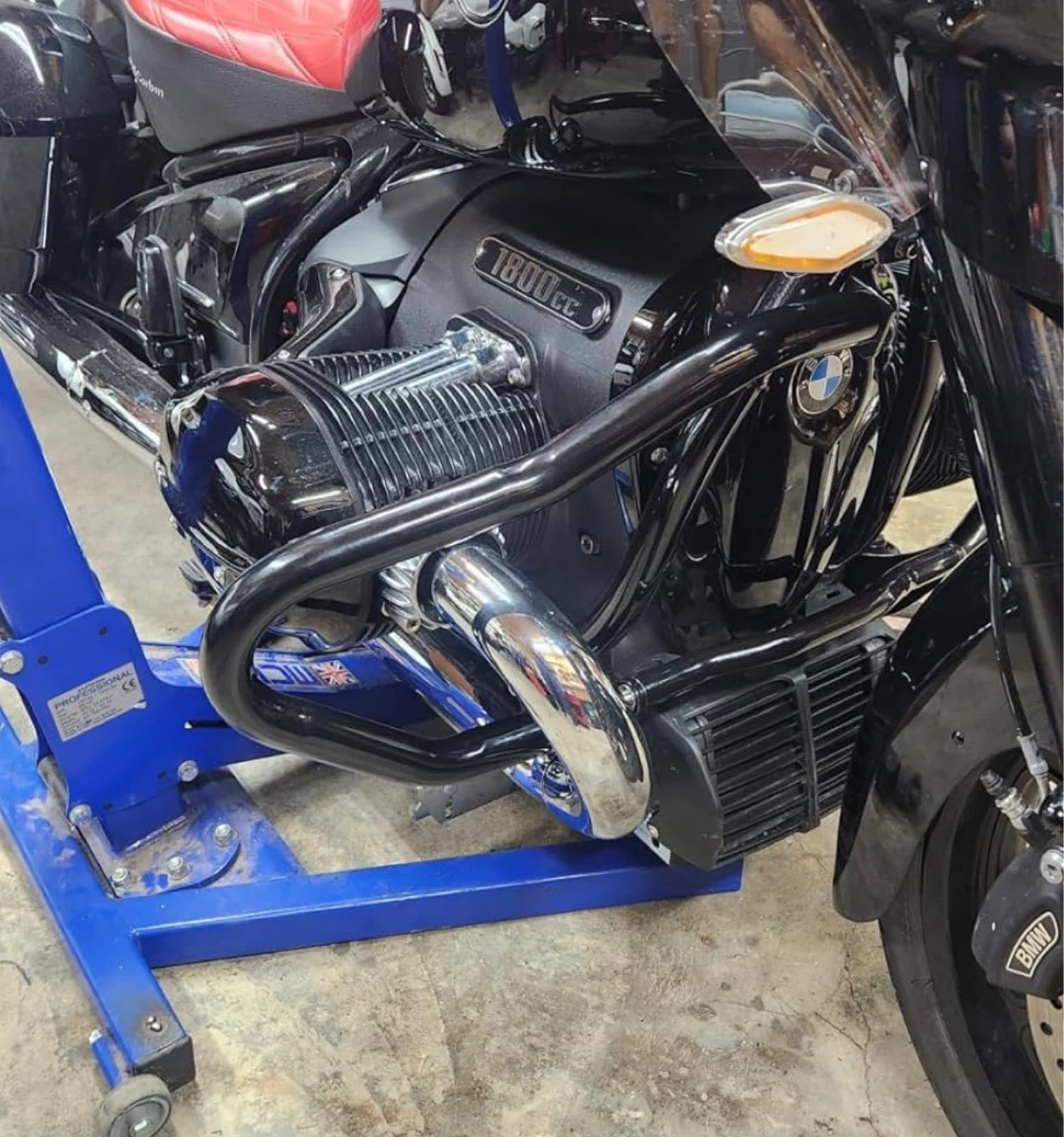 BMW R18 Engine Guard Highway Crash Bar - photo 2
