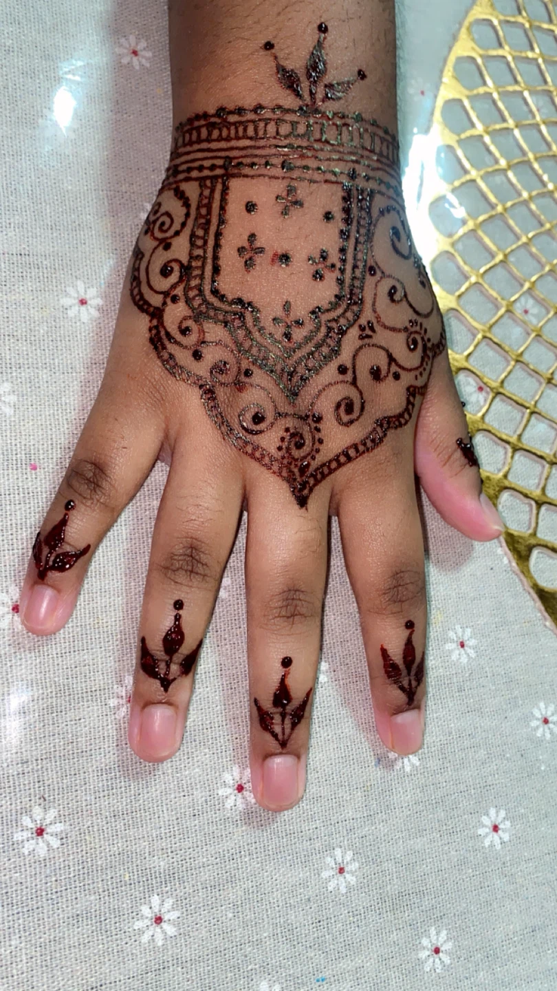 Henna Hand Designs - photo 2