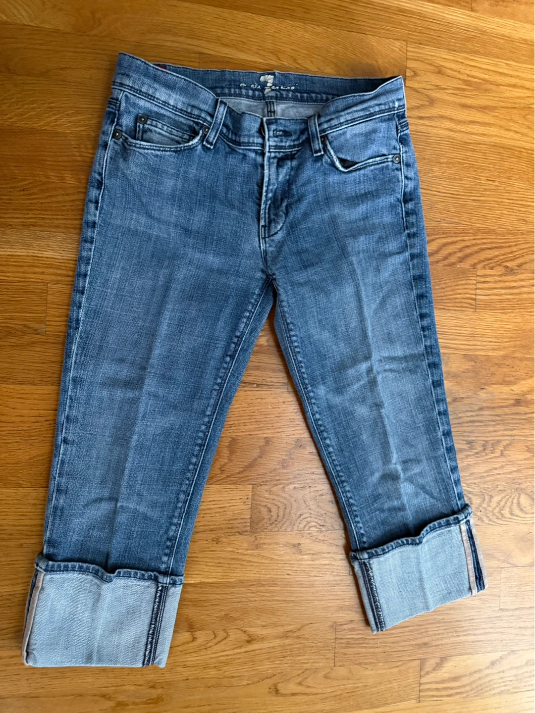 7 For All Mankind Cropped Jeans Size 26