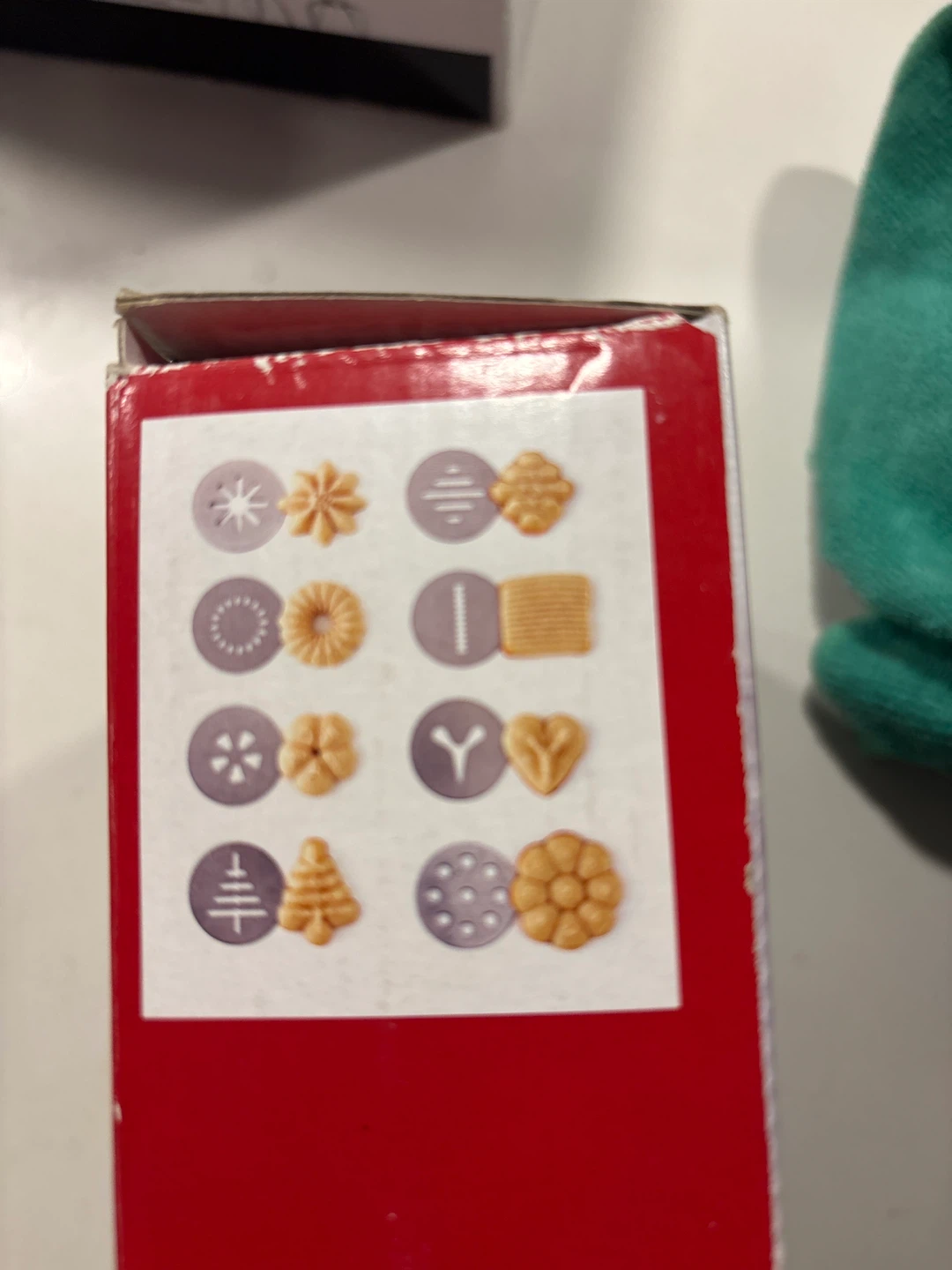 PC Holiday Cookie Press and Decorating Kit - photo 2