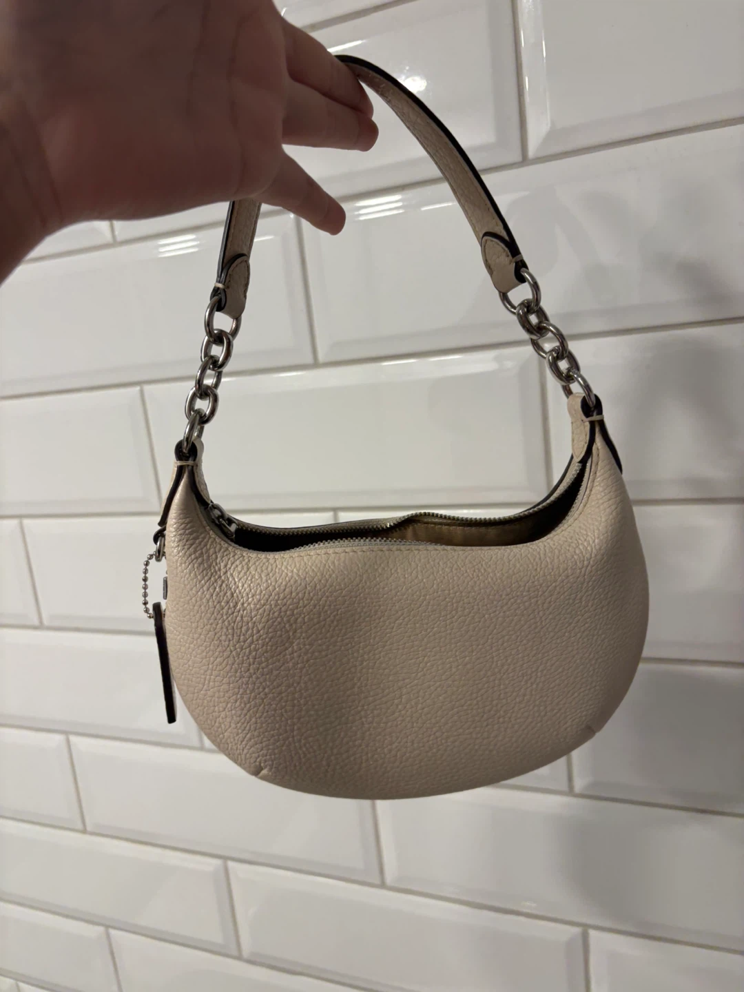 Coach Cream Leather Hobo Bag - photo 3