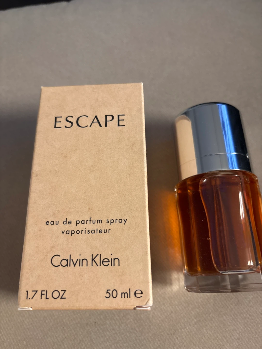 Calvin Klein ESCAPE Eau de Parfum Spray for Women, 50 ml - photo 2