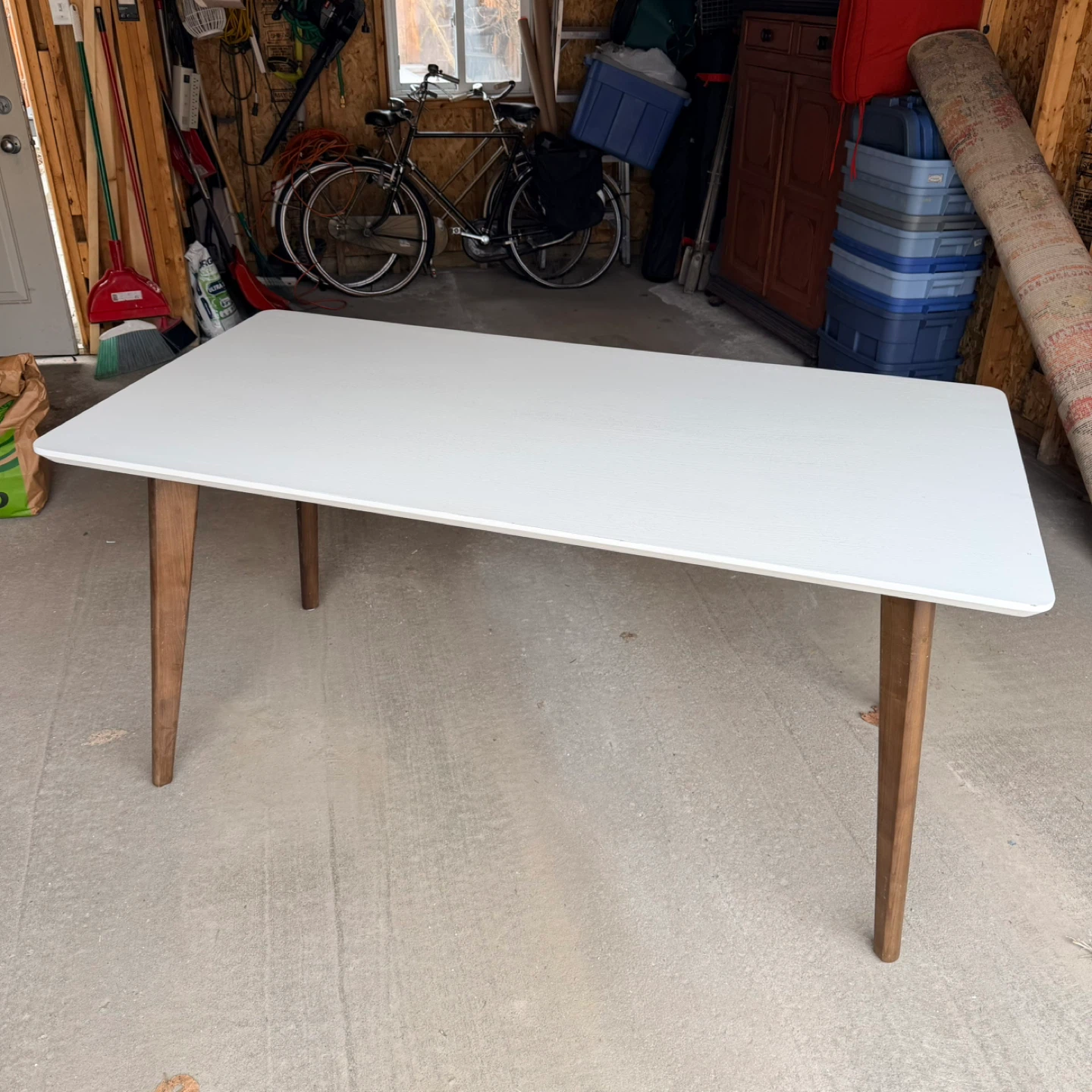 Structube Dining Table