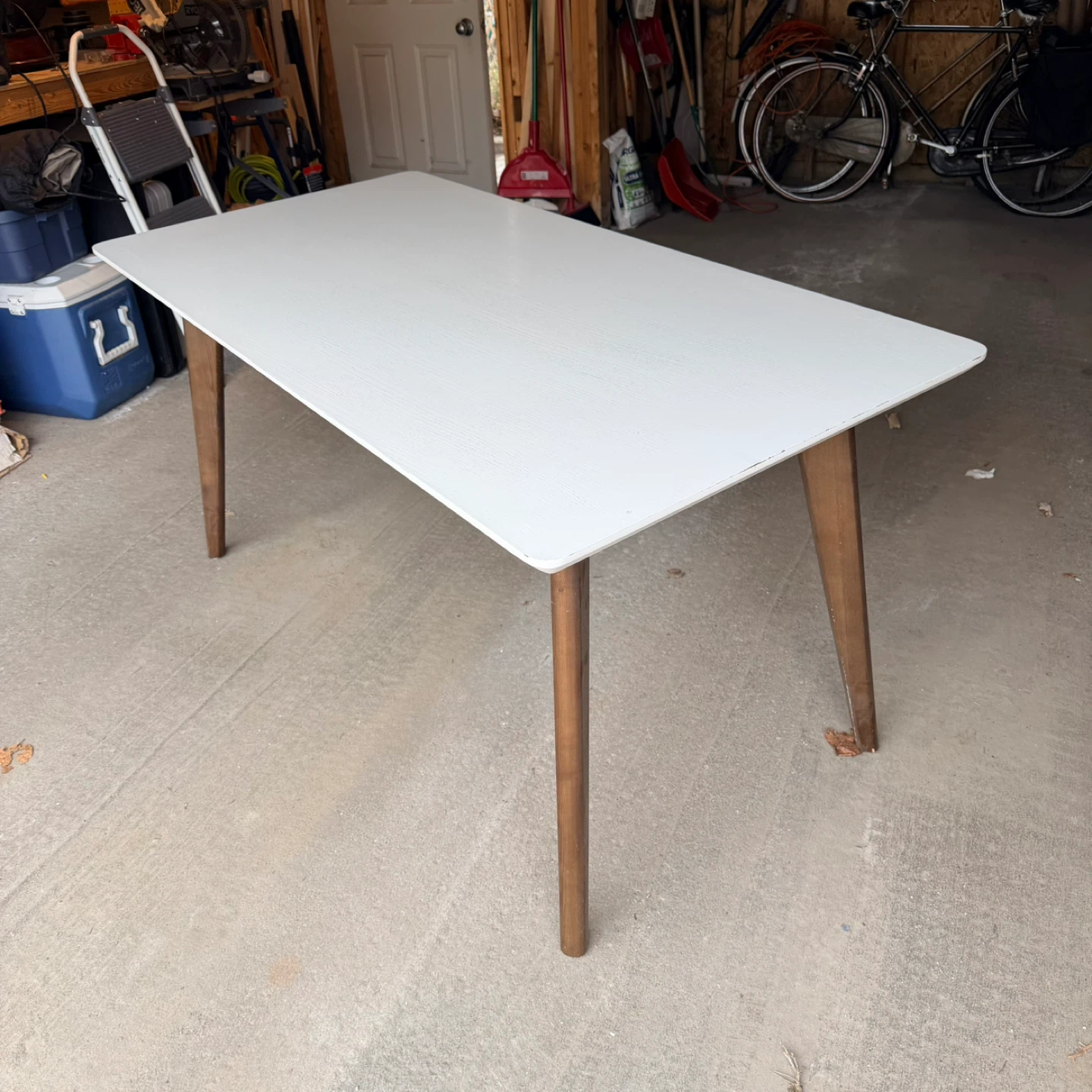 Structube Dining Table - photo 2