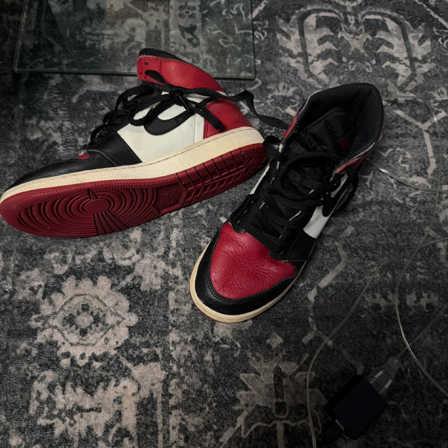 Air Jordan 1 Retro High  size 7y Juniors Shoes - photo 2