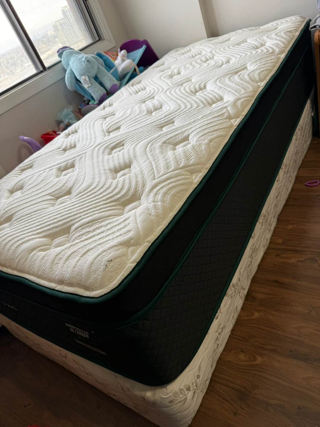 Twin Size Logan & Cove Mattress - photo 3