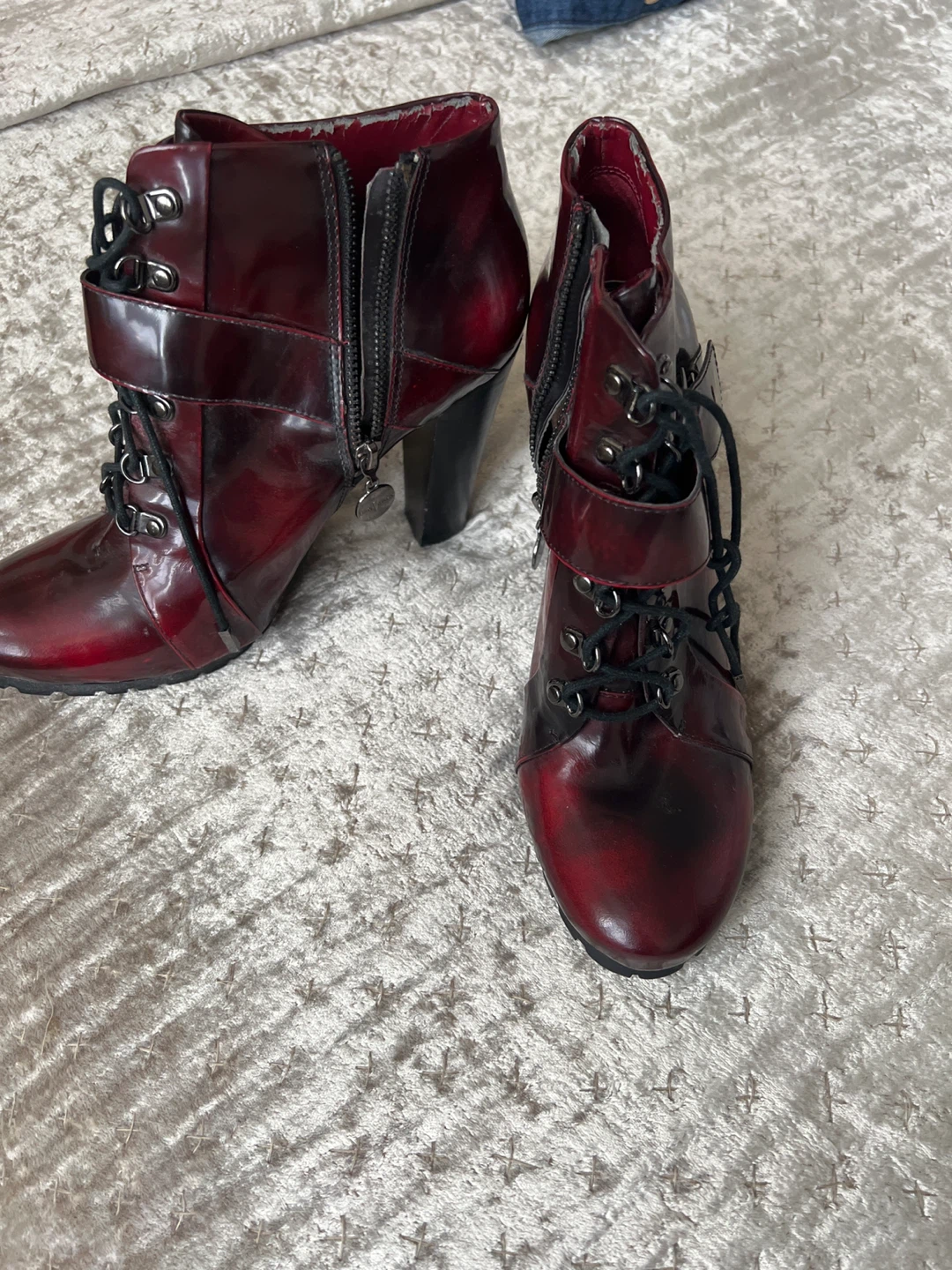Vince Camuto Red Lace-Up Heeled Ankle Boots - photo 2