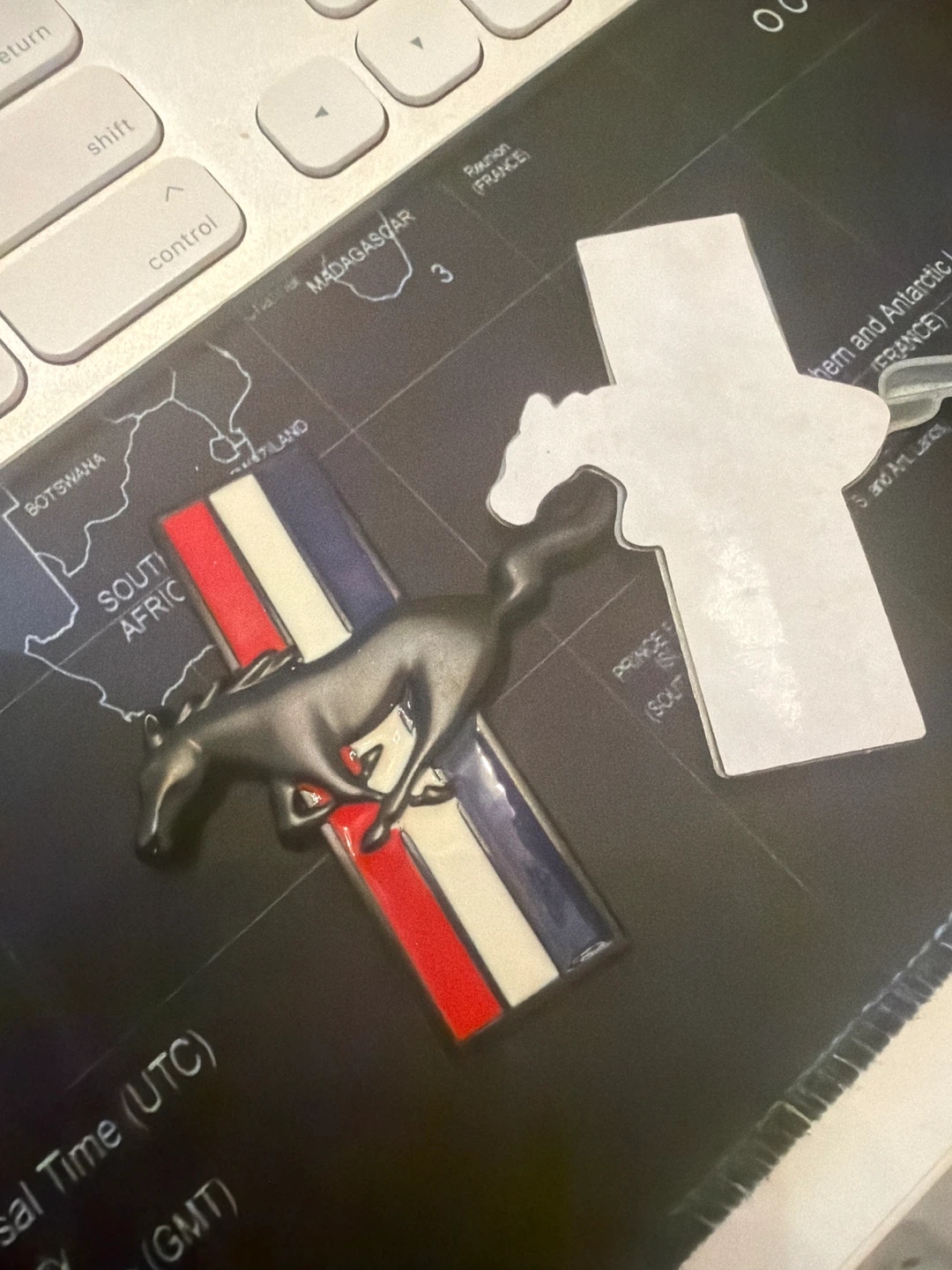 Ford Mustang Emblem 2