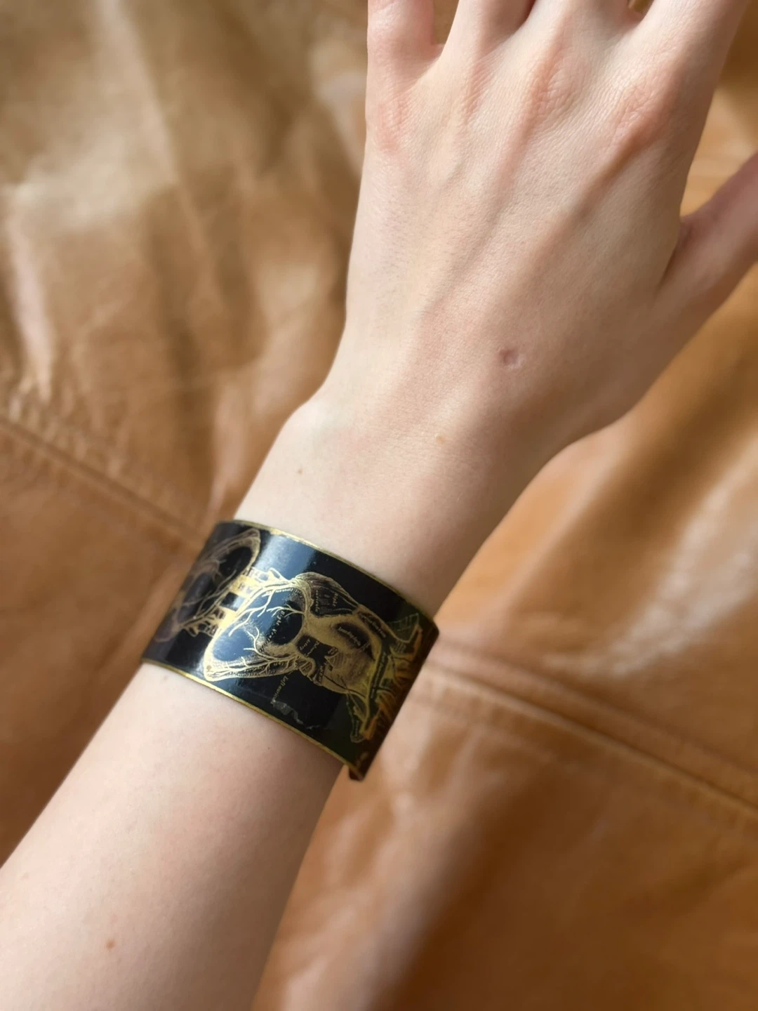 The Heart Cuff Vintage Bracelet in Gold - photo 5