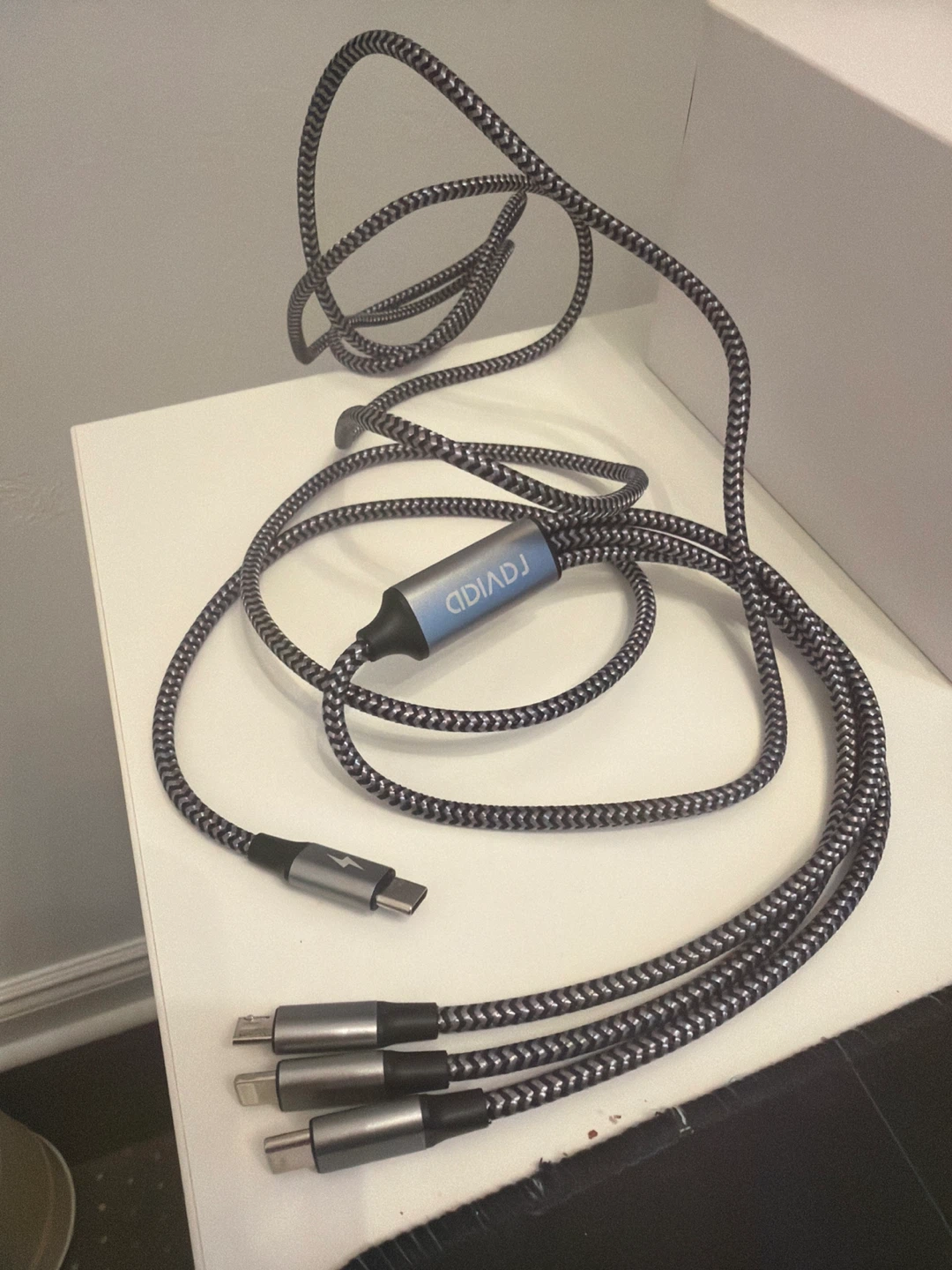CNVS 3-in-1 USB Charging Cable