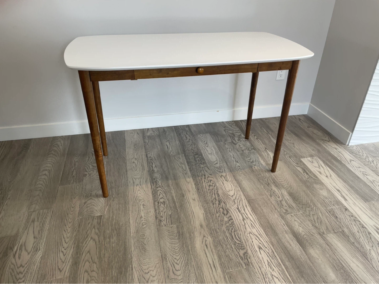Structube “MINA” desk