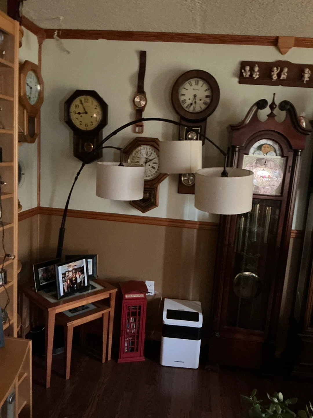 Curved Floor Lamp with Three Beige Shades