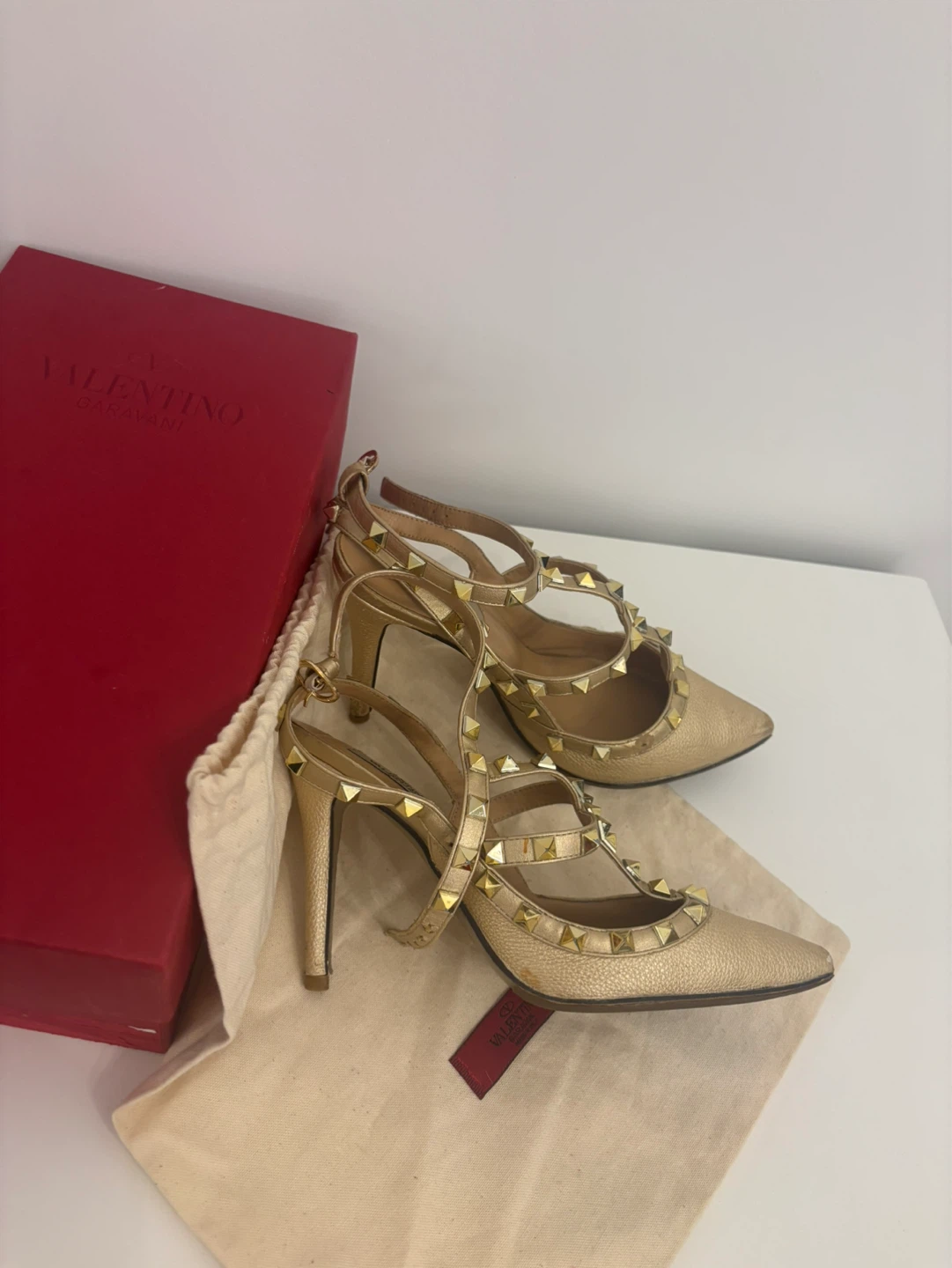 Valentino Garavani Rockstud Heels - Gold