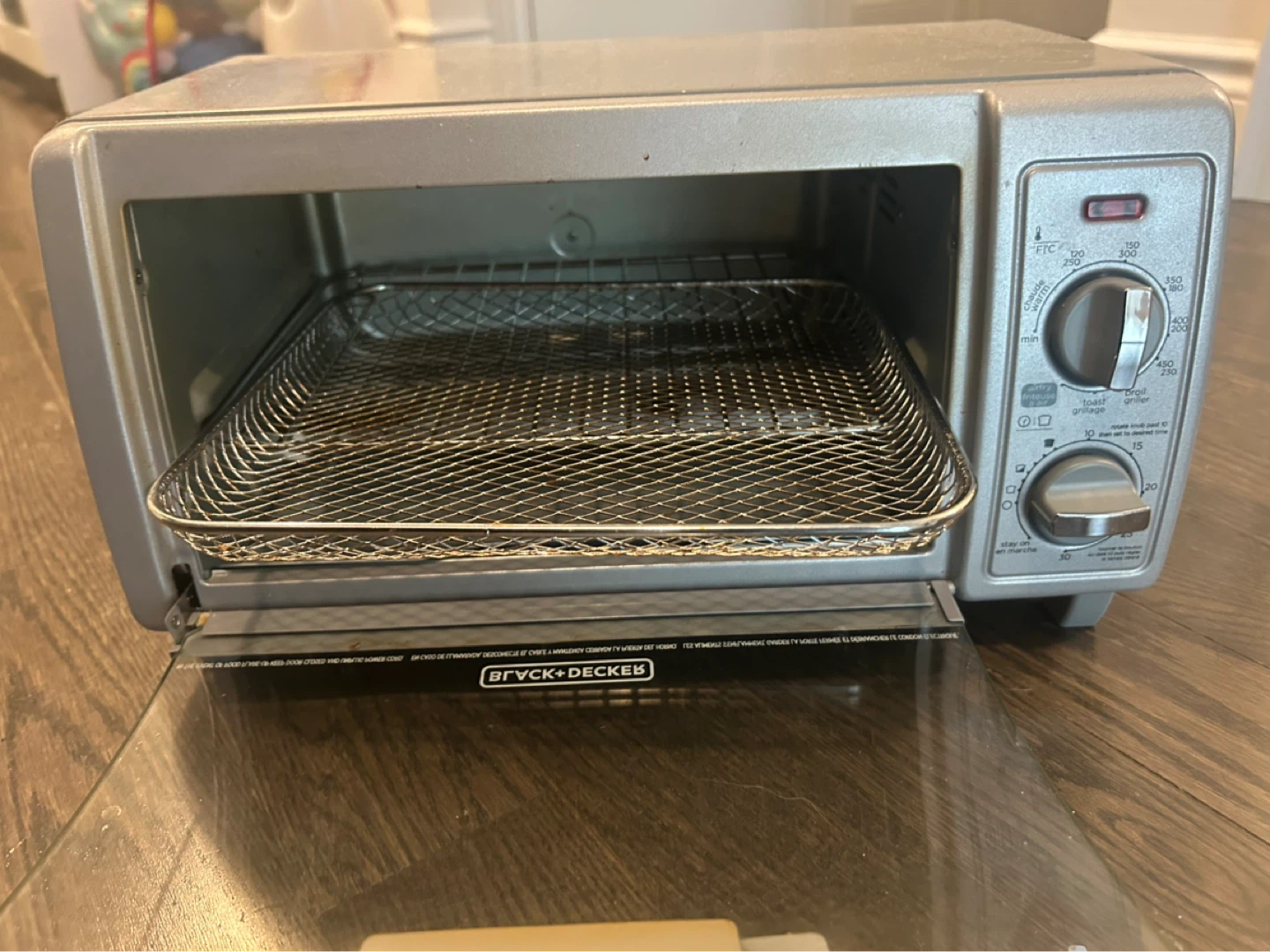 Black+Decker 4-Slice Toaster Oven - photo 5