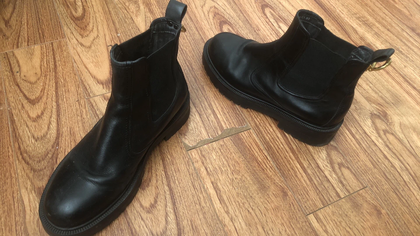 Black Chelsea Boots with Chunky Sole - photo 5
