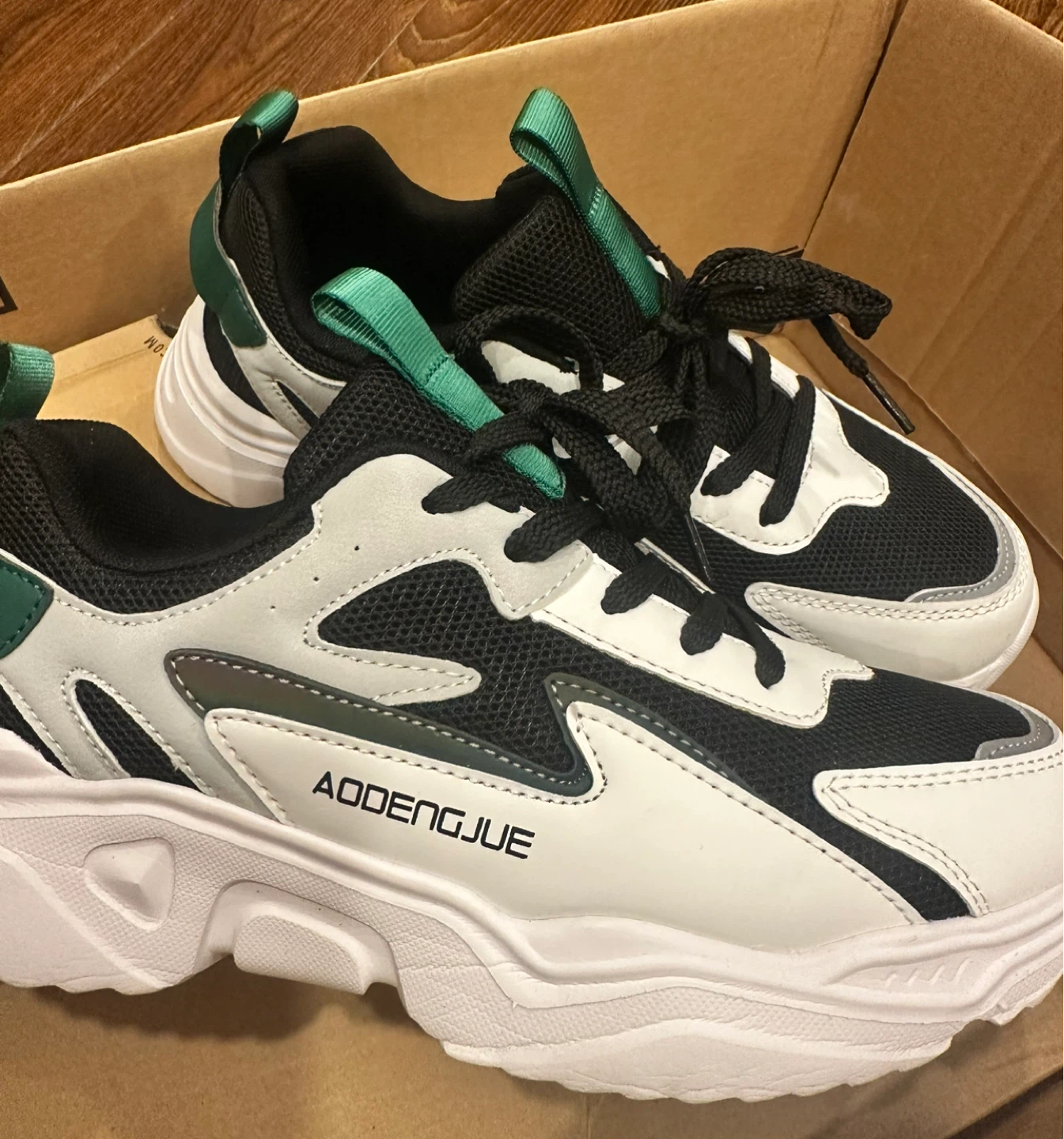 🔥 Unisex Sneakers – Like New 🔥