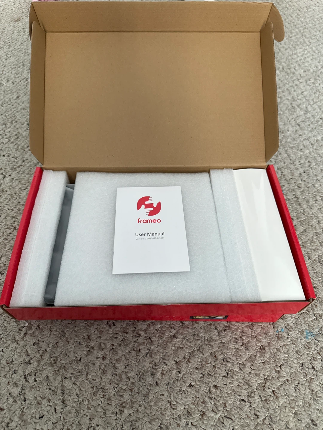 BNIB Frameo WiFi Digital Photo Frame - photo 3