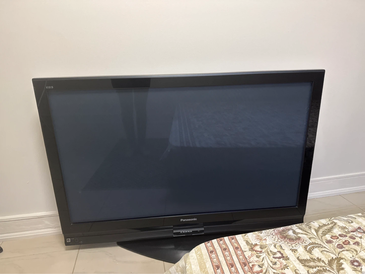 Panasonic Flat Screen TV - photo 2