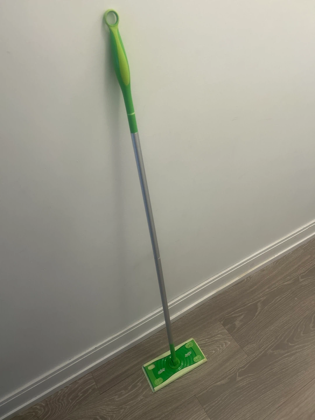 Swiffer WetJet Mop with Static Matic Duster Sheets