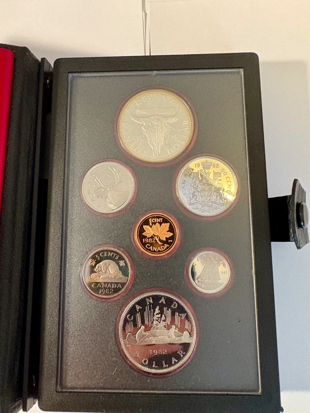 1982 Royal Canadian Mint Coin Set - photo 3