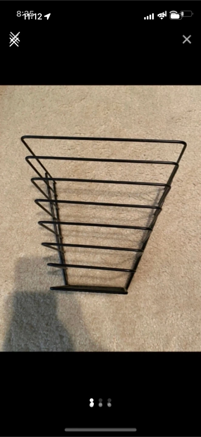 Black Wire Magazine Holder