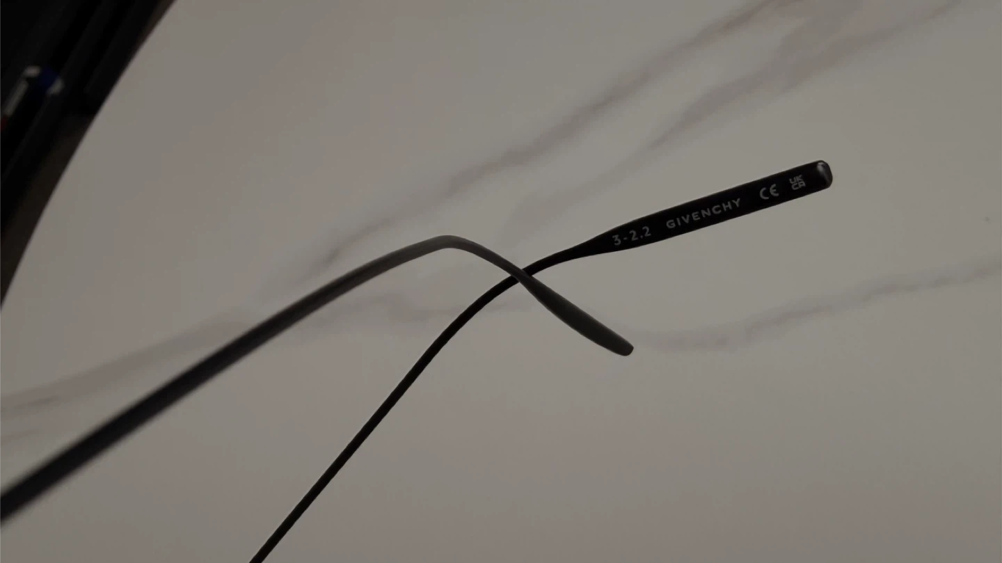 Givenchy GV40040U Sunglasses – Luxury Designer Frame - photo 5