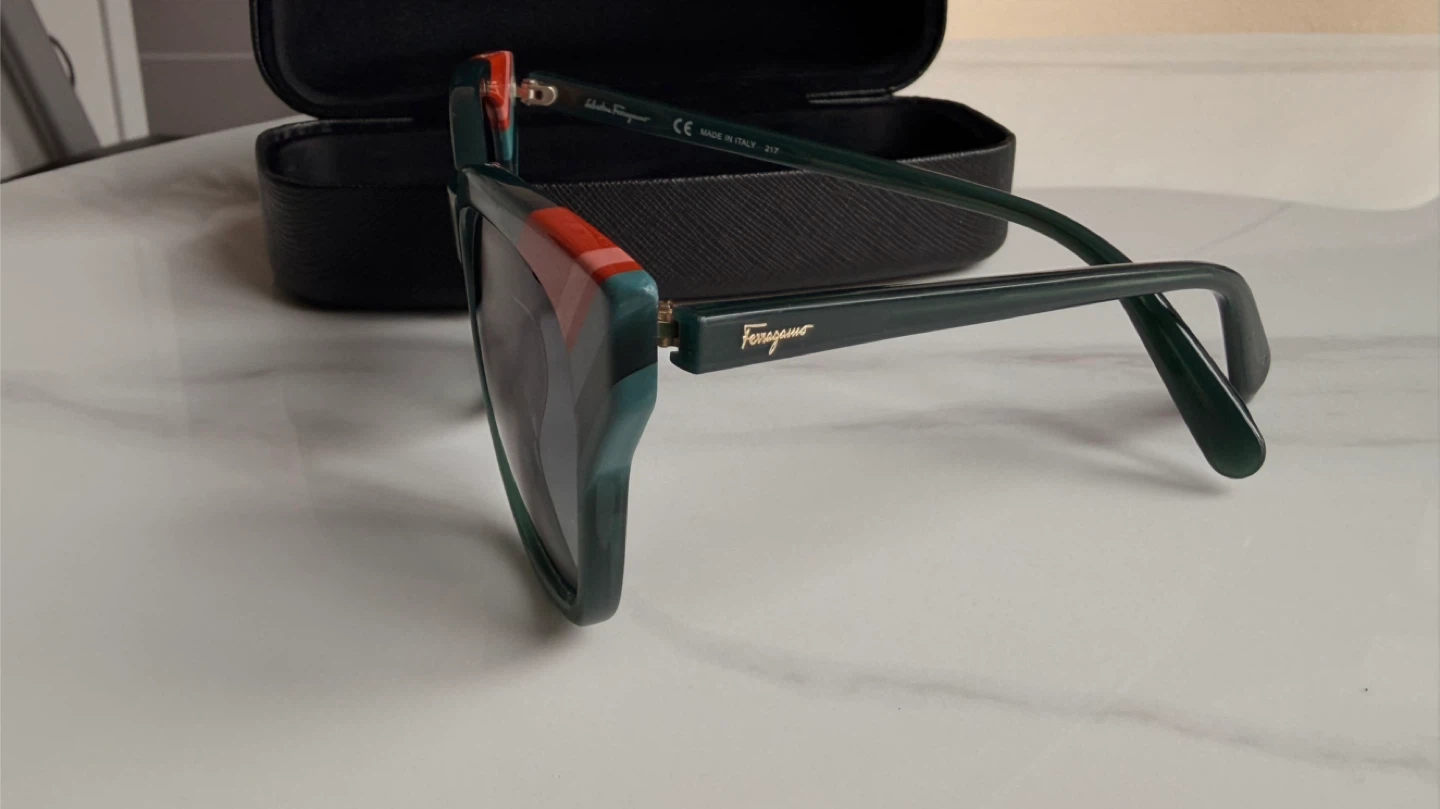 Authentic Salvatore Ferragamo SF875S Designer Sunglasses - photo 4