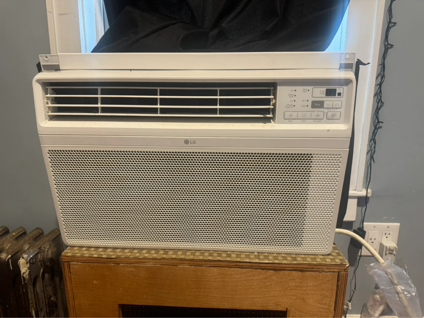 LG LW1223RSM Room Air Conditioner 12,000 BTU