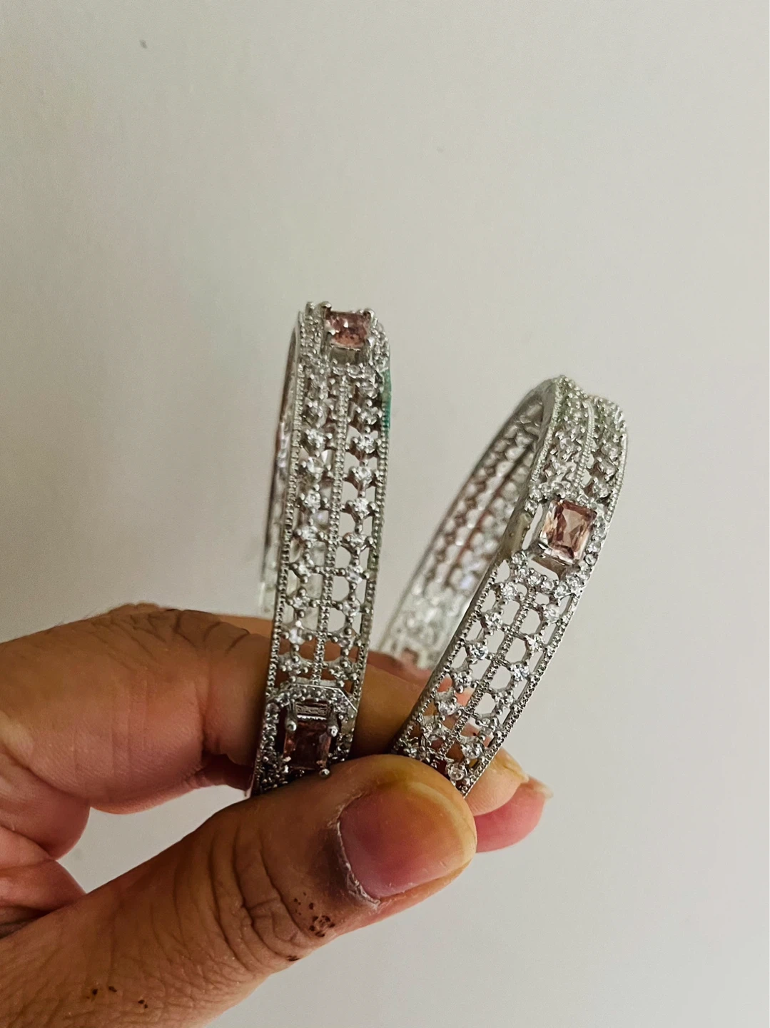 Elegant bangles new