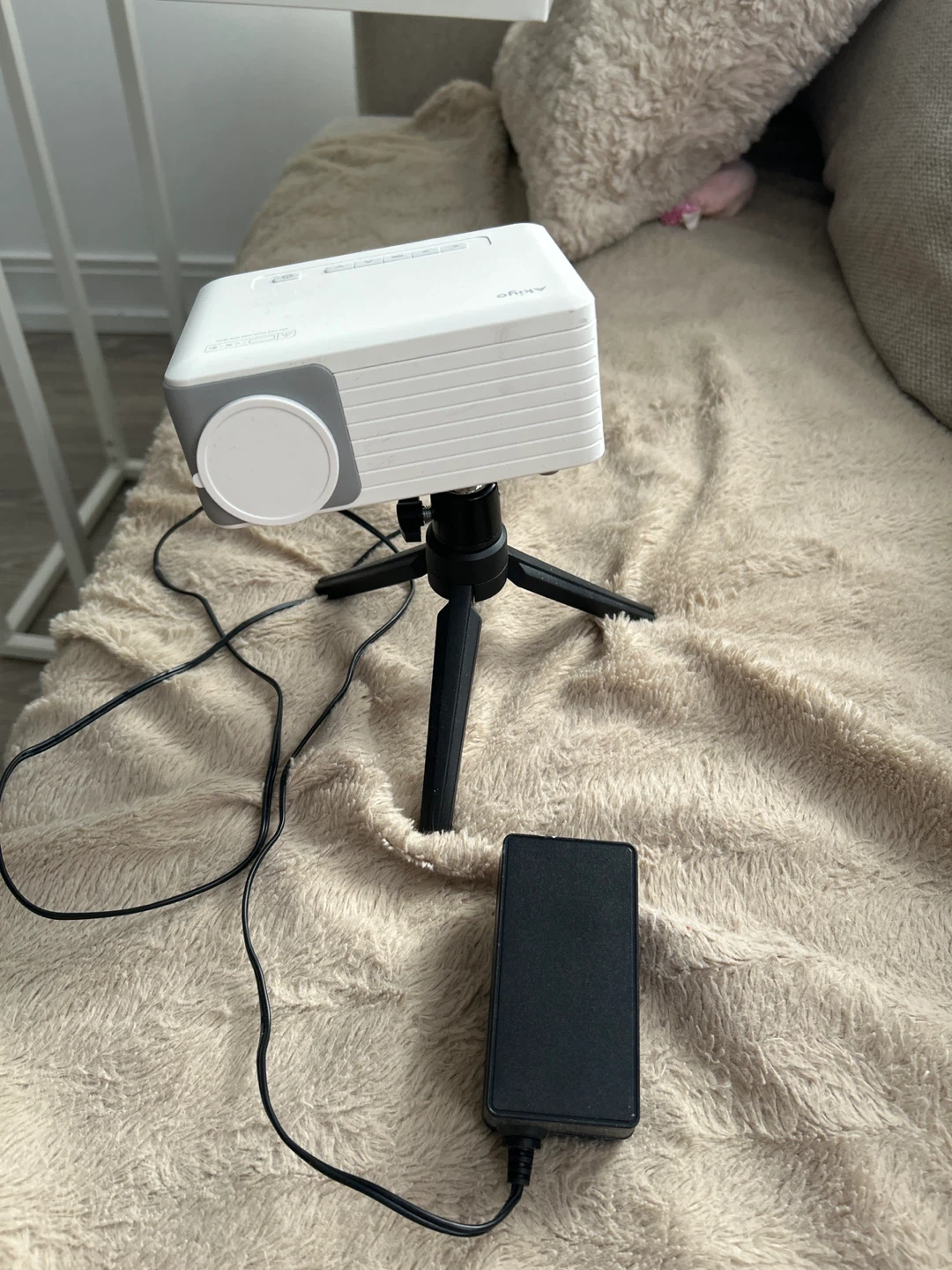 Aukyo Mini Projector with Tripod and Power Adapter
