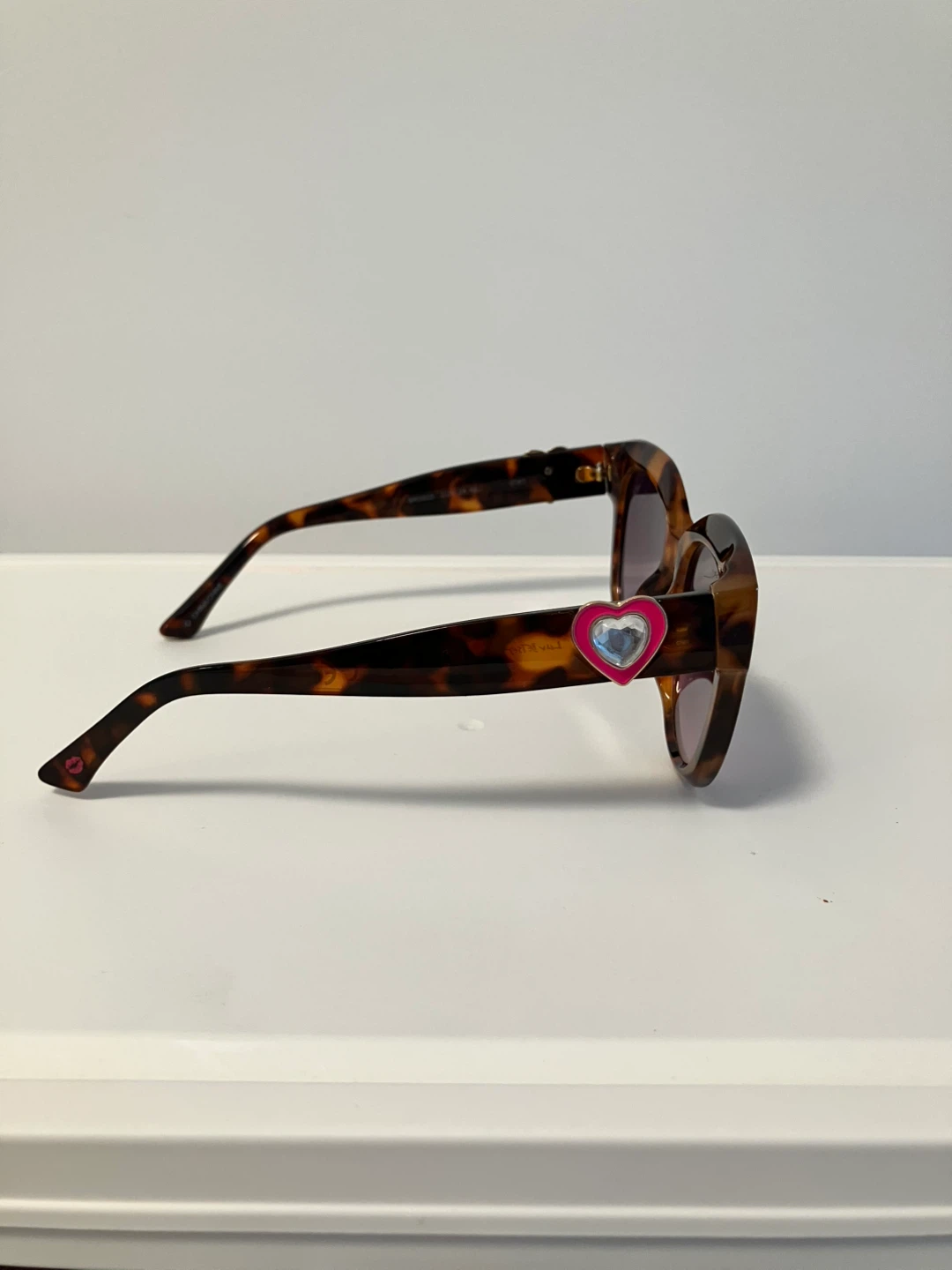Betsey Johnson Tortoiseshell Heart Sunglasses - photo 3