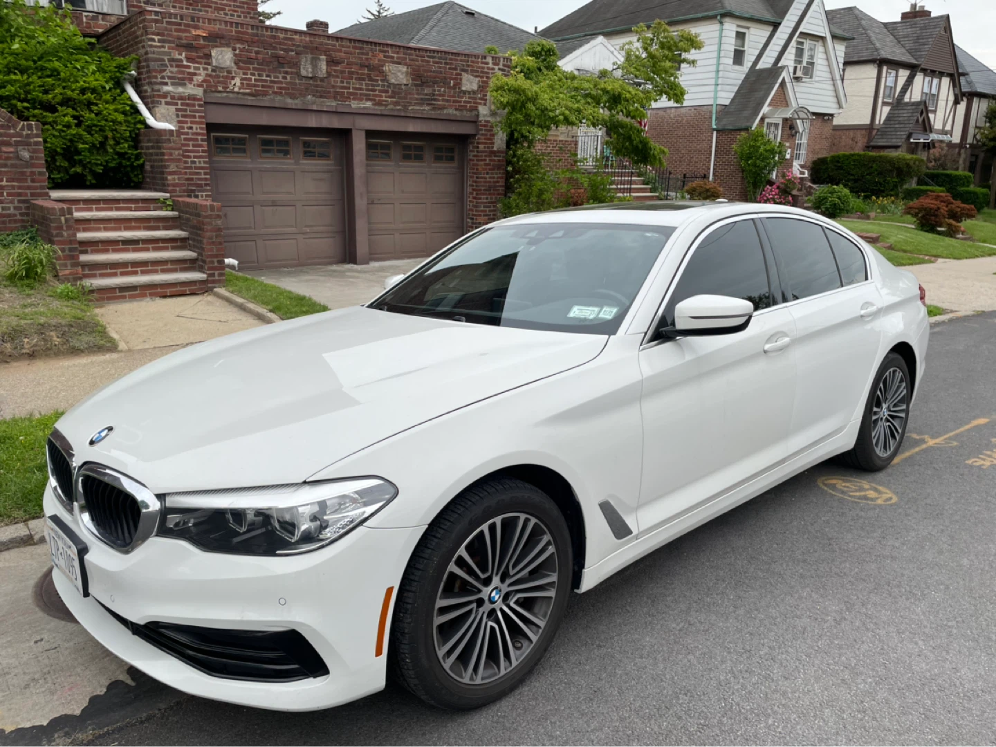 2019 BMW 530i xdrive - photo 3