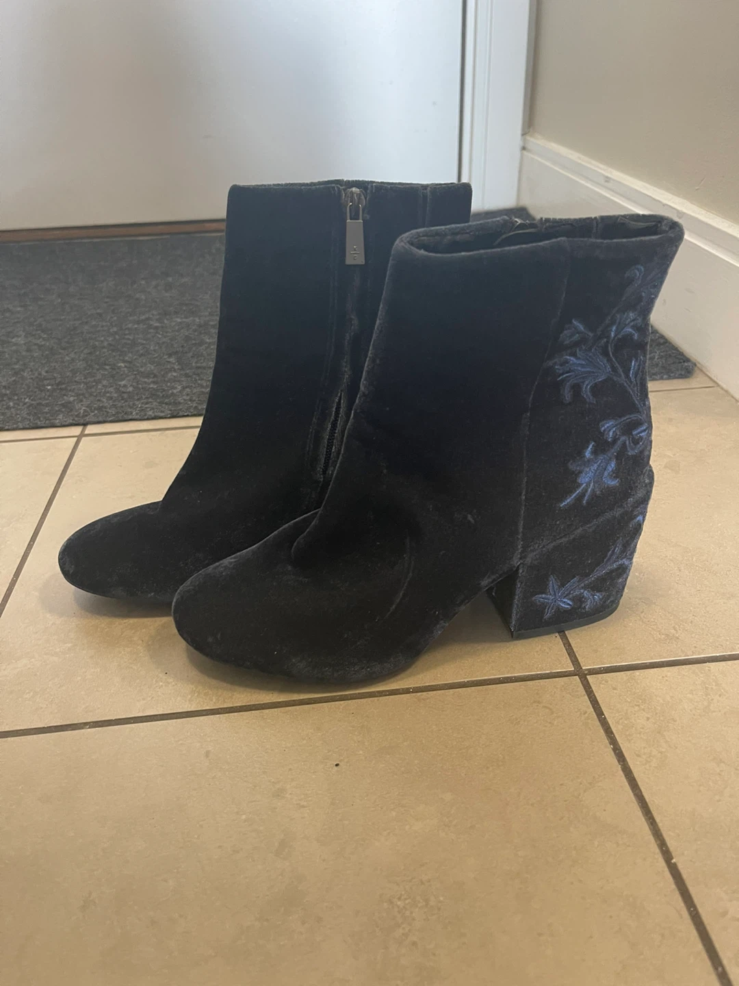 Kenneth Cole Velvet Ankle Boots - Size 7.5M - photo 2
