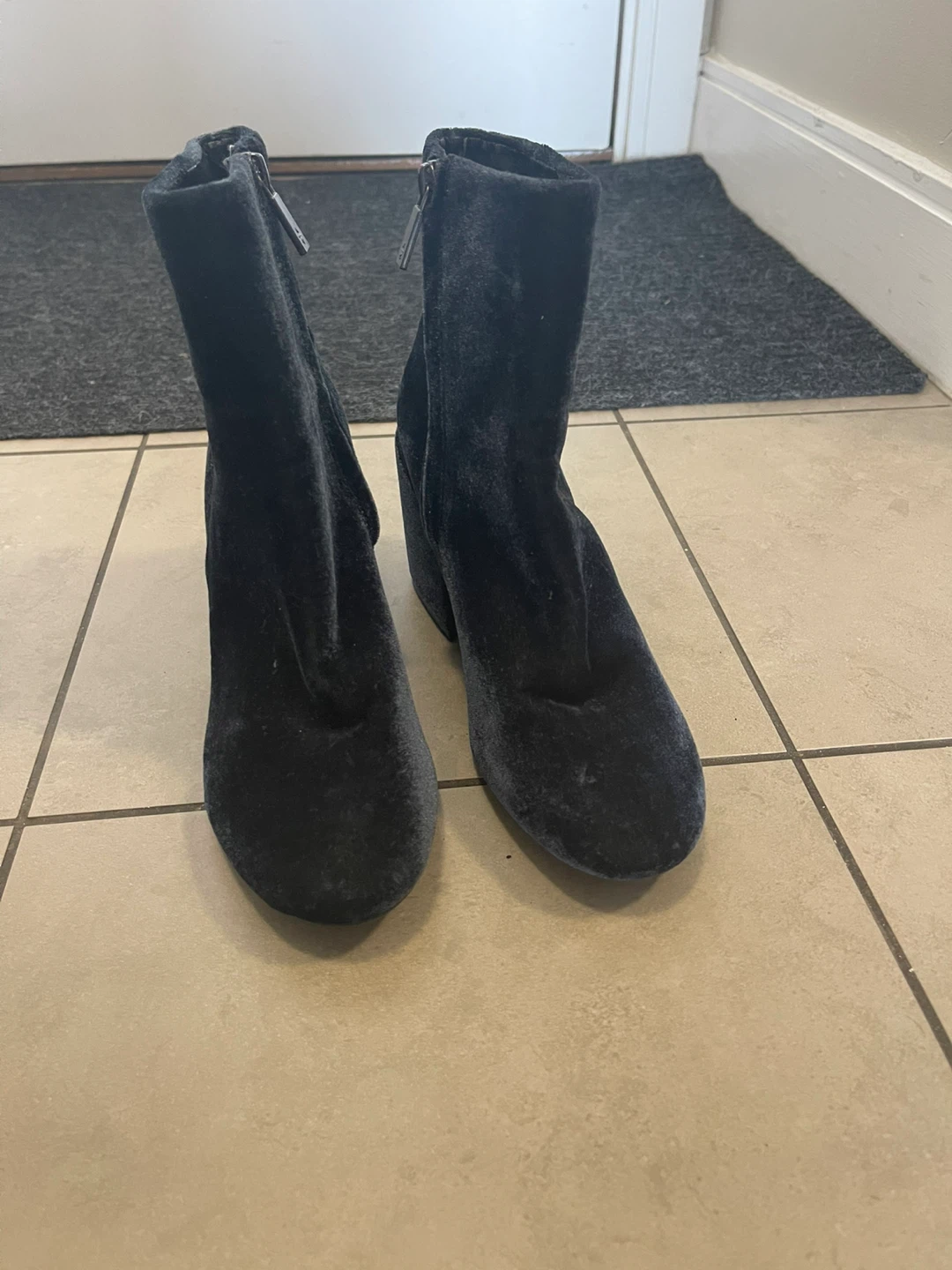 Kenneth Cole Velvet Ankle Boots - Size 7.5M - photo 3