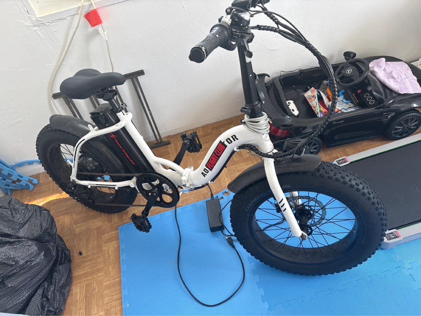 White Folding Fat Tire Electric Bike
