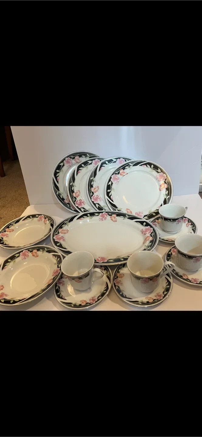 Vintage Gibsons Floral Dinnerware Set