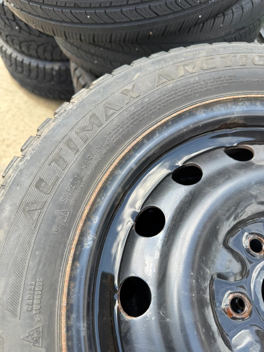 215/55R16 Snow Tires on Steel Wheels - Set of 4 - photo 4